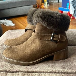 Brown size 8 short boots